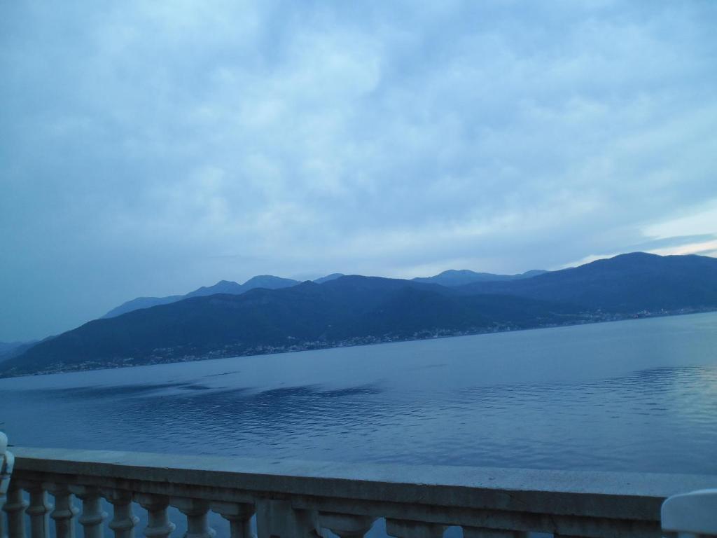 Apartments Petrovic Tivat Exterior foto