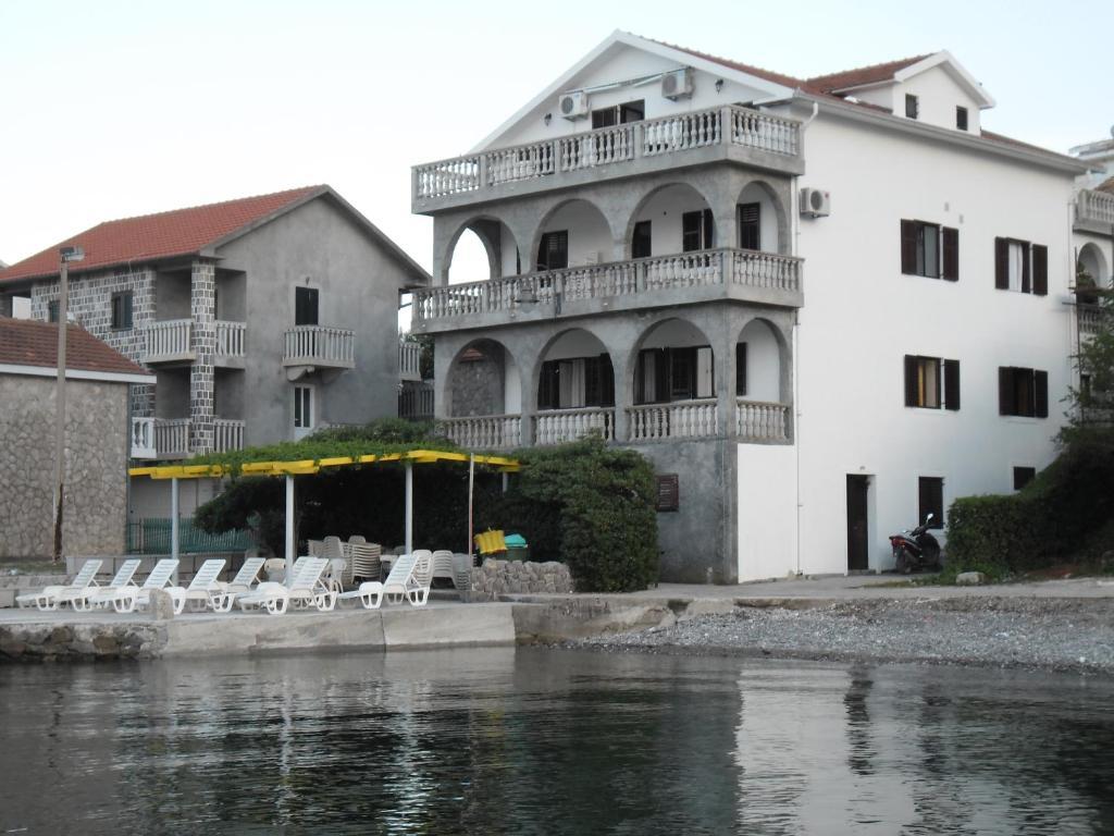 Apartments Petrovic Tivat Exterior foto